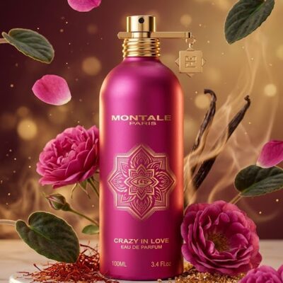 Una escena publicitaria de lujo protagonizada por el perfume Crazy In Love de Montale, con el frasco perfectamente centrado sobre una elegante base de mármol blanco con delicados reflejos dorados. La composición transmite una atmósfera romántica, apasionada y sofisticada, inspirada en el lujo parisino. Alrededor del frasco flotan rosas silvestres en plena floración con pétalos suspendidos en el aire y hojas de violeta de intenso color verde aterciopelado, creando un movimiento natural y elegante. En el centro de la escena aparecen finísimos hilos de azafrán mezclados con pequeños cristales de azúcar moreno iluminados por una cálida luz dorada que resalta su textura. En el fondo, una delicada neblina de ámbar líquido y suaves vainas de vainilla abiertas desprenden un efecto envolvente, sensual y cálido. El fondo presenta un degradado en tonos burdeos, vino, dorado y ámbar con un elegante bokeh de luces difuminadas que aporta profundidad. La iluminación cinematográfica combina luz principal suave con contraluz cálido para generar reflejos realistas sobre el cristal y el metal del frasco. Sutiles partículas luminosas flotan alrededor, aportando un aire mágico y exclusivo. Fotografía de producto premium para perfumería de lujo, composición perfectamente equilibrada, profundidad de campo reducida, enfoque extremadamente nítido sobre el perfume, texturas hiperrealistas, reflejos naturales, colores ricos y elegantes, ambiente romántico y sofisticado, calidad publicitaria internacional, ultra realista, 8K, HDR, iluminación de estudio profesional, lente macro de 85 mm, f/2.8, fotografía de alta gama, sin personas, sin texto, sin logotipos adicionales, fondo limpio y exclusivo. para una imagen de producto en mi tienda web